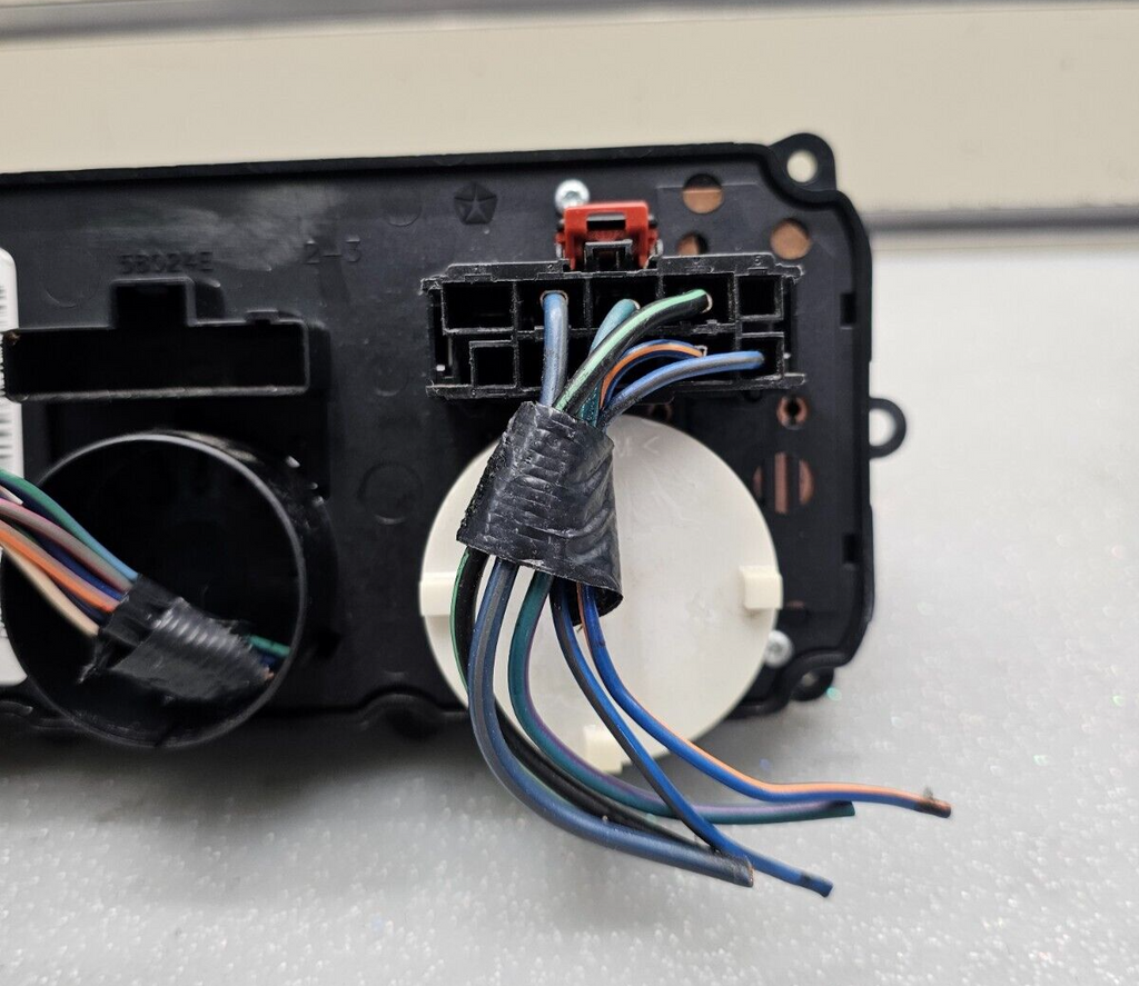 04-07 Dodge Caravan Town Country Dash AC Climate Temperature Heater Control OEM