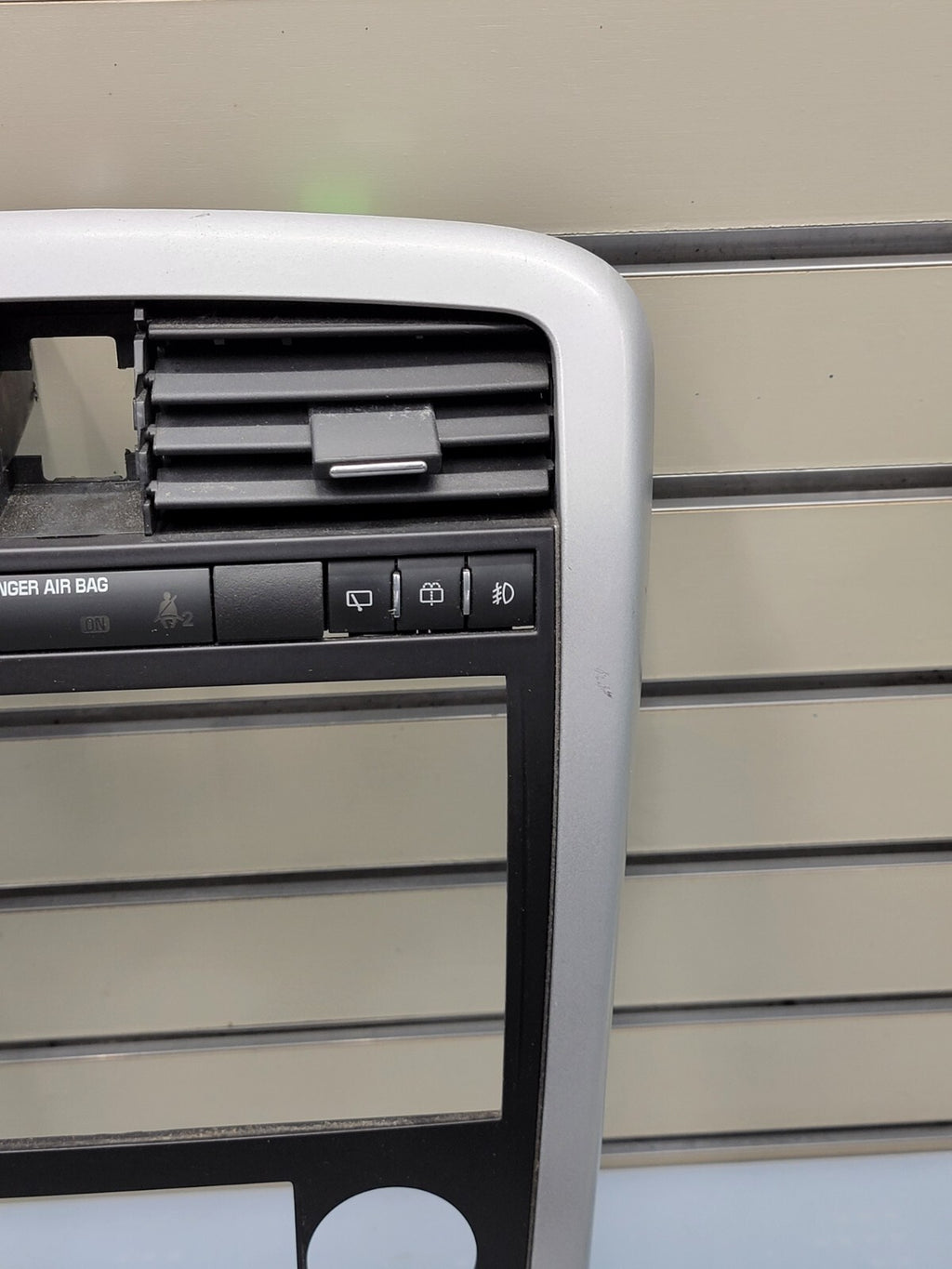 07-09 Equinox Center Dash Radio Climate Stereo Bezel Trim Panel SILVER/BLACK B43