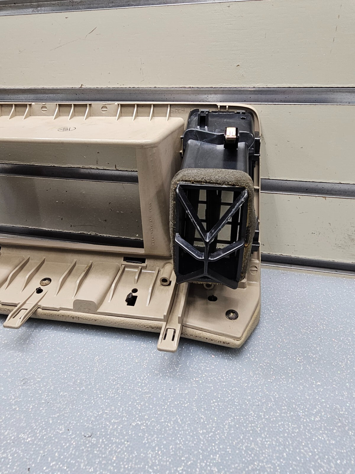 🔥04-07 NISSAN MURANO CENTER DASH AIR VENT TRIM Beige Tan OEM
