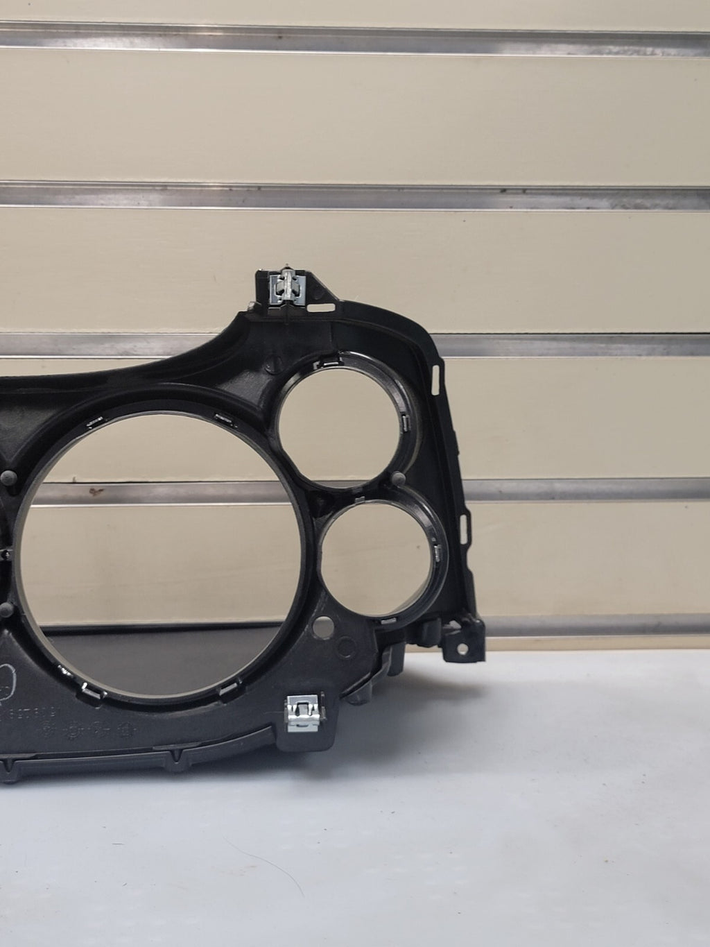 07-13 CHEVY SILVERADO DASH SPEEDOMETER INSTRUMENT GAUGE CLUSTER BEZEL TRIM B C21
