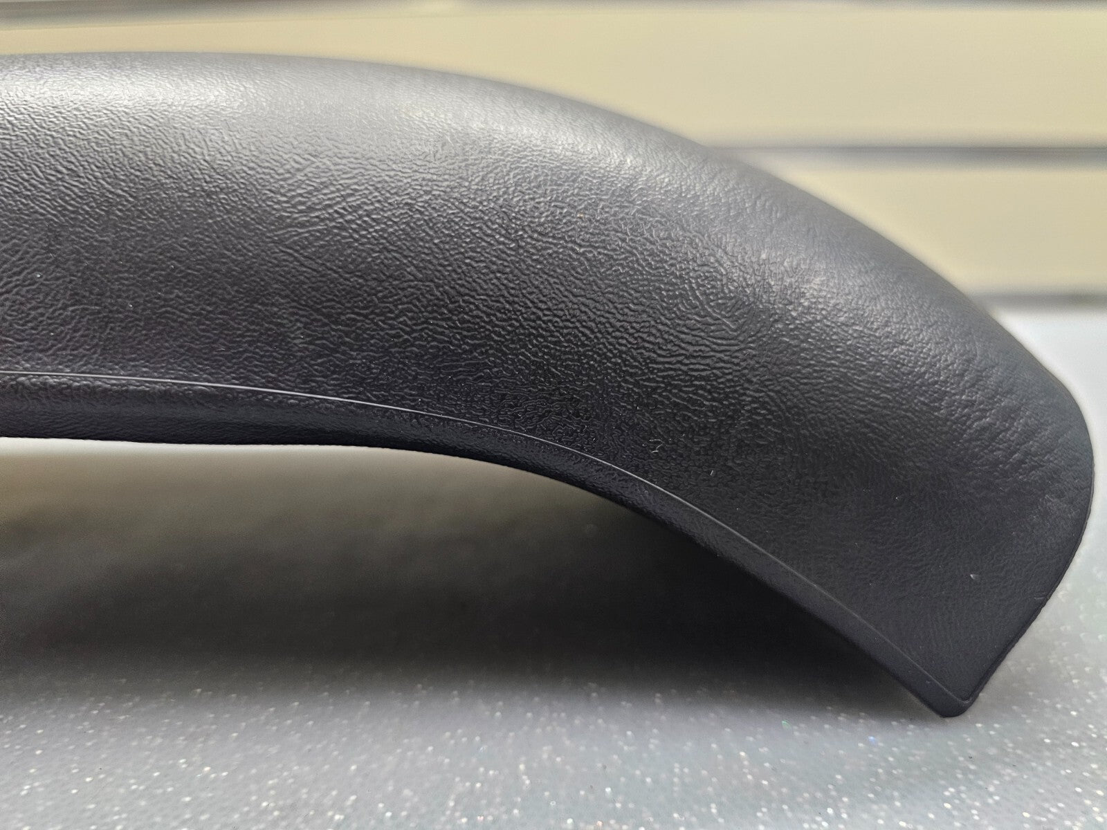🔥98-04 BLAZER S10 JIMMY SONOMA Front Center Console Lid Arm Rest Cover BLACK L7