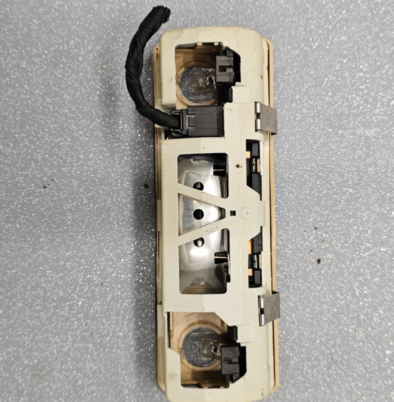 🔥96-03 BMW E38 740IL 750iL DOME MAP INTERIOR LIGHT LAMP OVERHEAD CONSOLE TAN