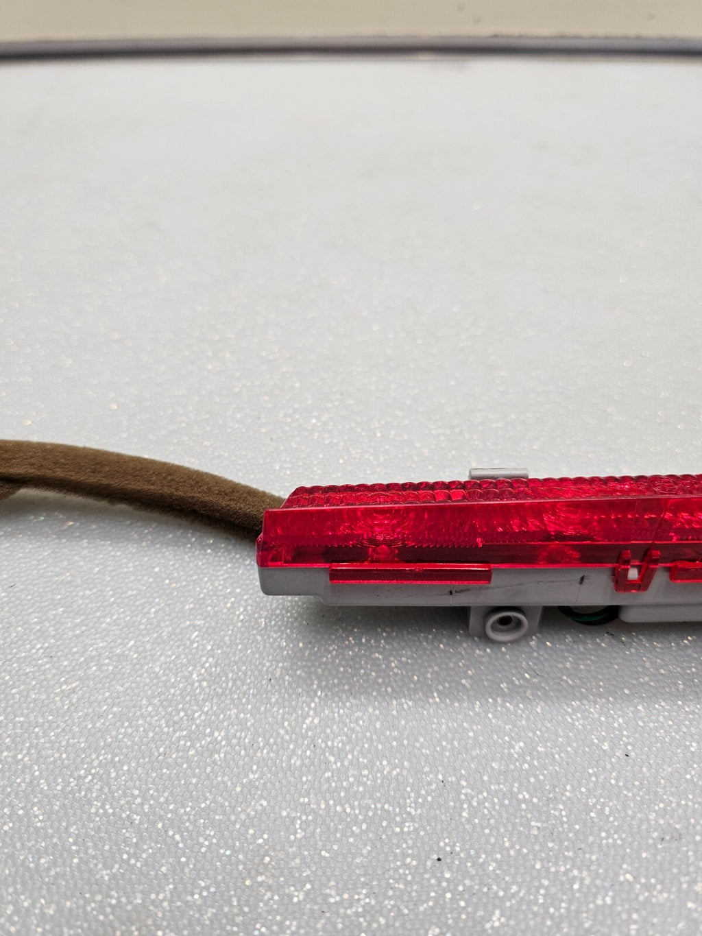🔥2011-2014 HYUNDAI SONATA REAR HIGH MOUNT 3RD THIRD BRAKE STOP LIGHT LAMP OEM