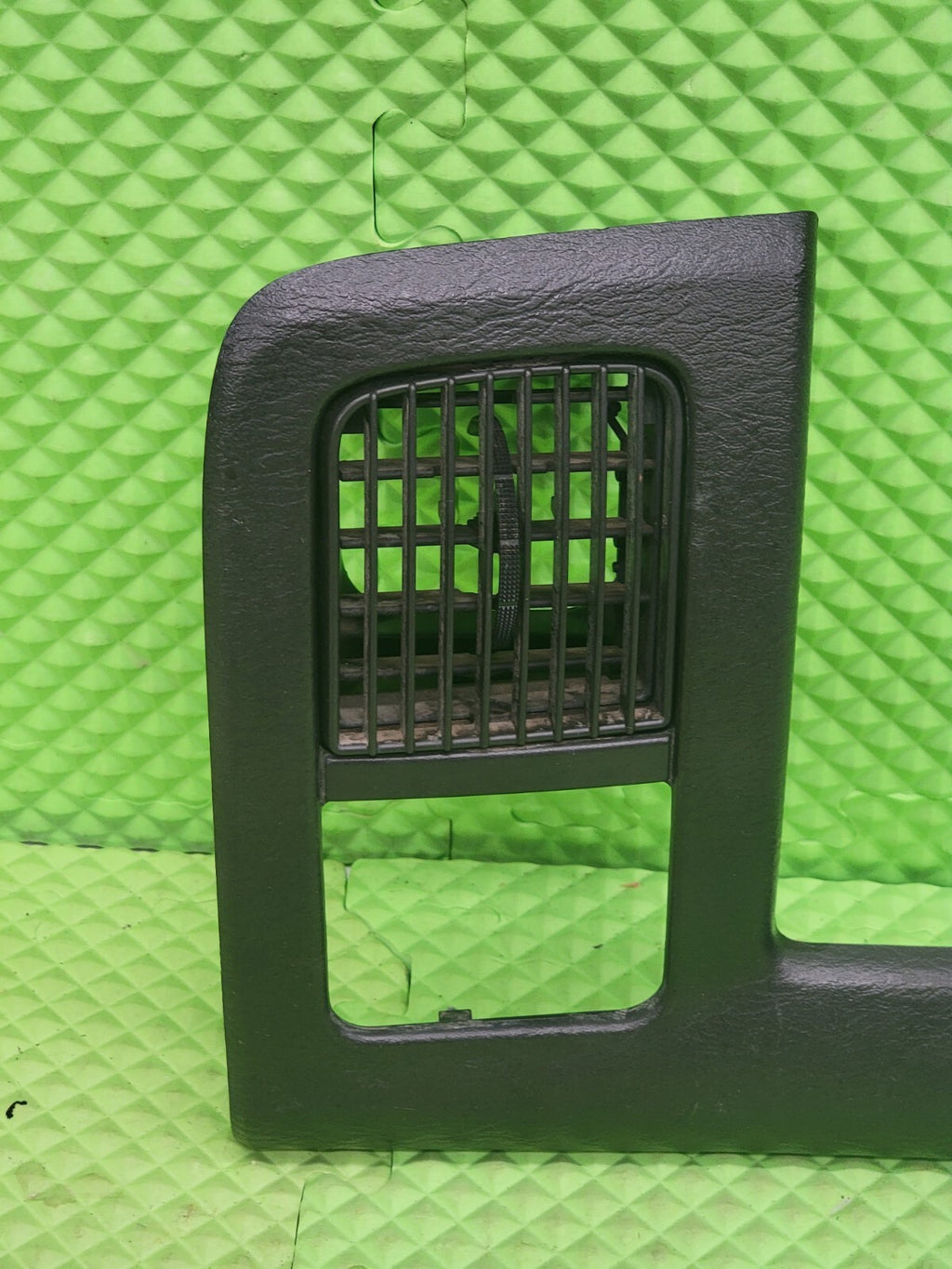 🔥02-05 Dodge RAM Front Left Driver Side A/C Heat Air Vent Taupe BLACK VT7