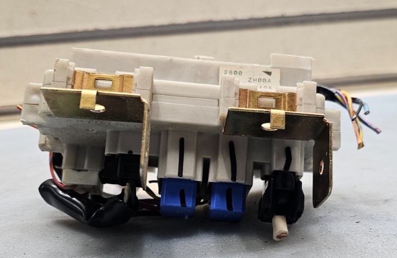 🔥04-11 Armada Titan Infiniti QX56 Interior Cabin Fuse Box Relay Junction BCM