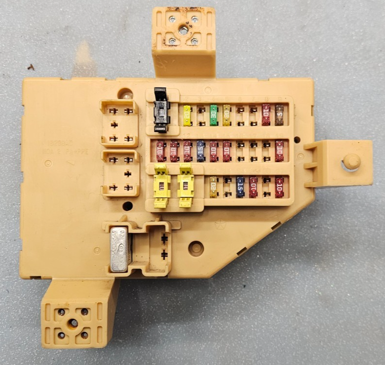 🔥2001 DAKOTA DURANGO DASH JUNCTION RELAY FUSE BOX ITEGRATED POWER MODULE BLOCK
