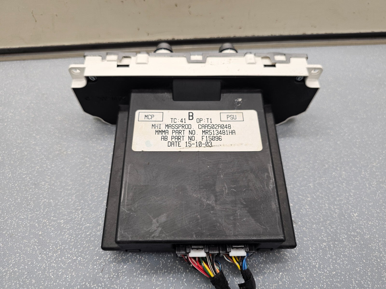 04-05 Mitsubishi Endeavor Dash AC Heater Climate Temperature Control Conditioner