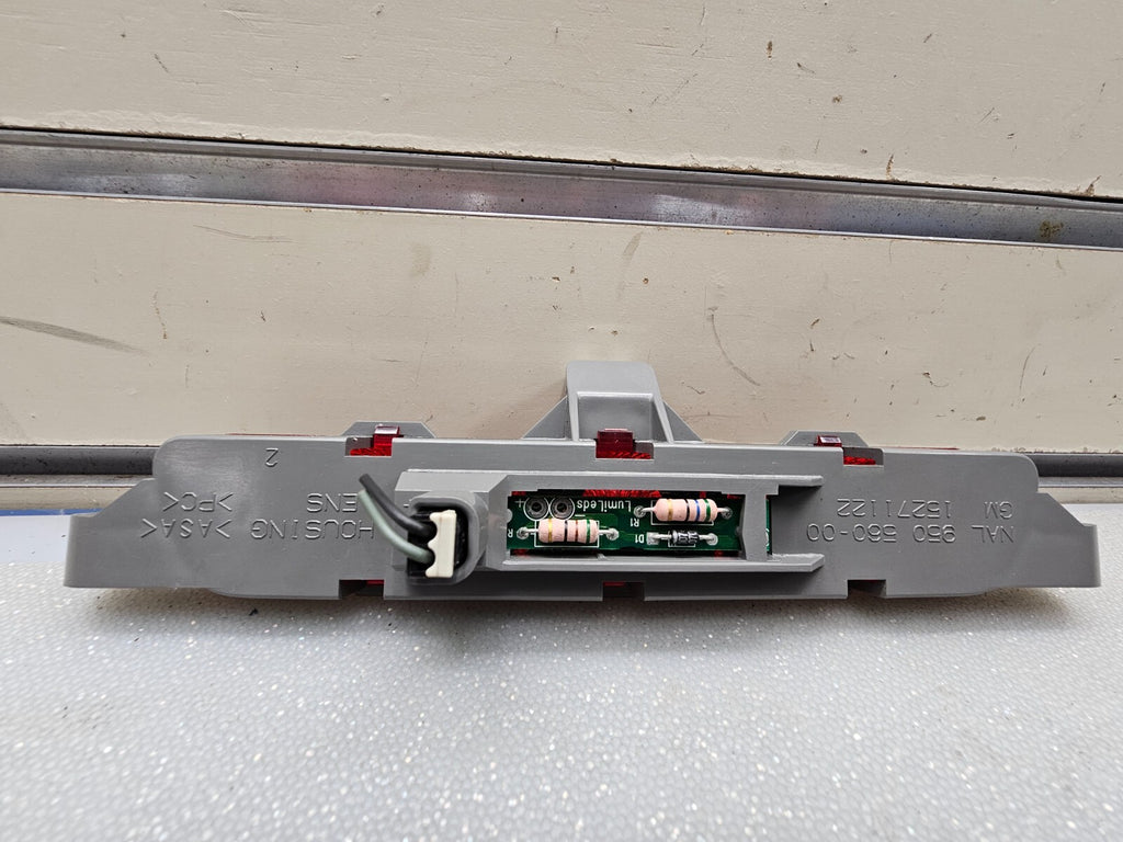🔥2008-2012 Chevy Malibu Rear High Mount Third Brake Light Lamp Assembly Chrome
