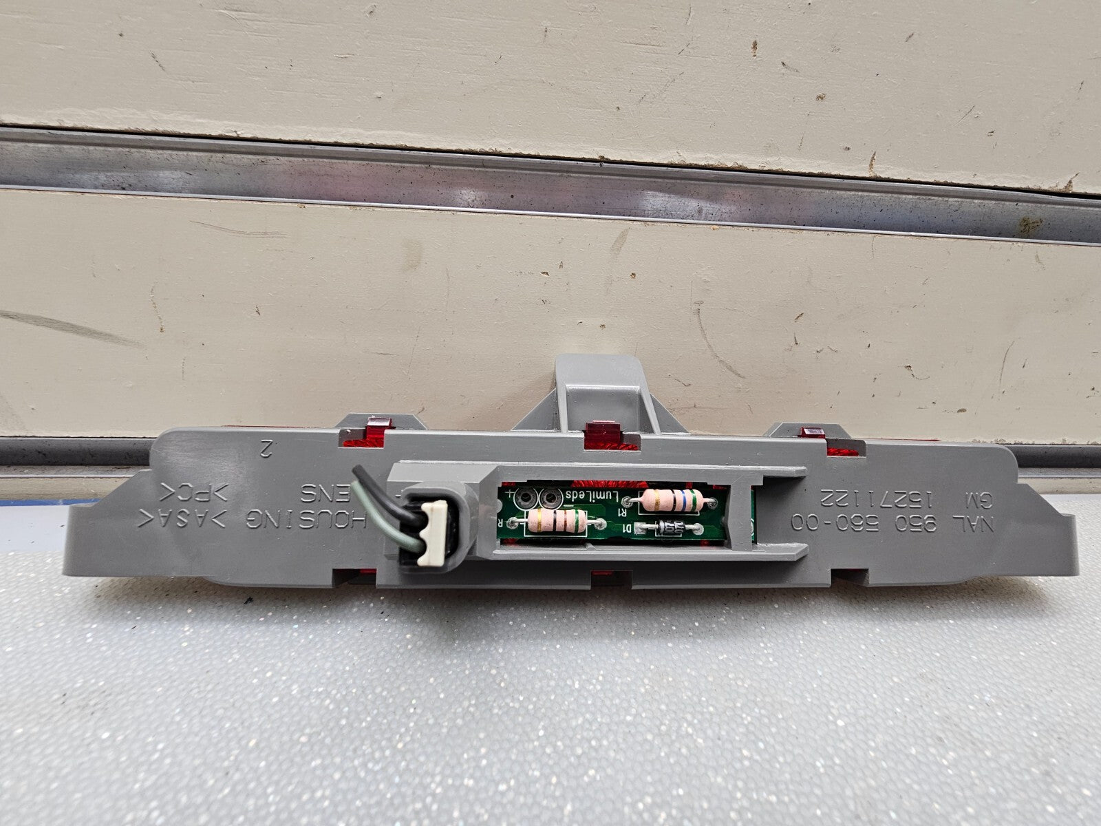 🔥2008-2012 Chevy Malibu Rear High Mount Third Brake Light Lamp Assembly Chrome