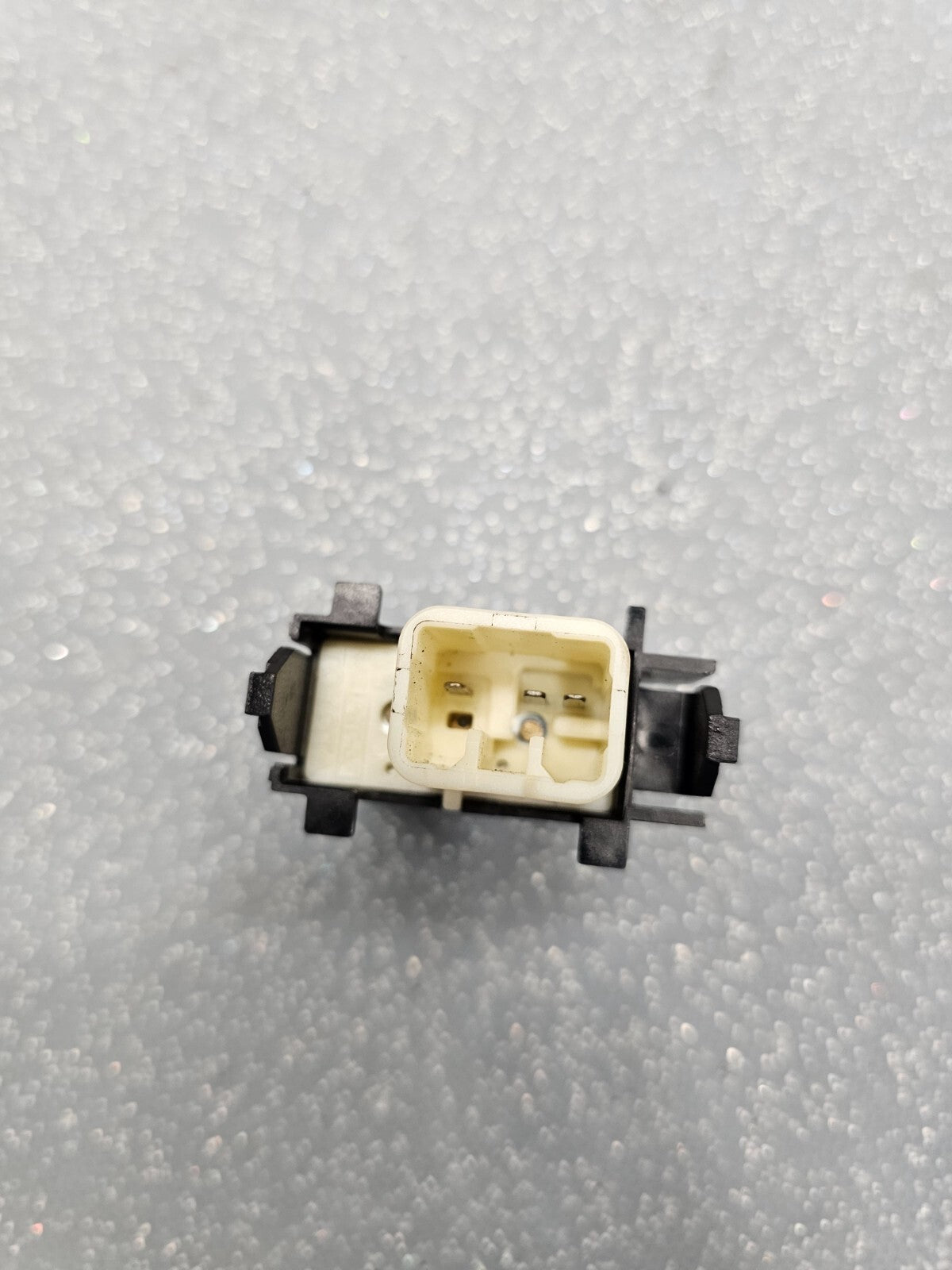 03 - 08 TOYOTA COROLLA BASE FRONT DOOR LOCK SWITCH OEM/TC