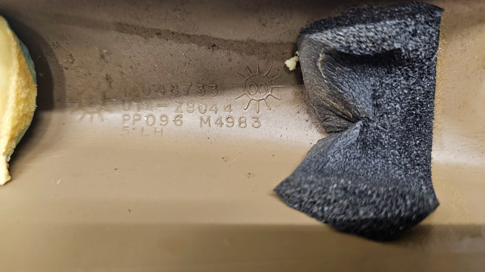 🔥99-06 SILVERADO SIERRA Roof Molding A PILLAR Trim LEFT Driver OAK DARK TAN P3