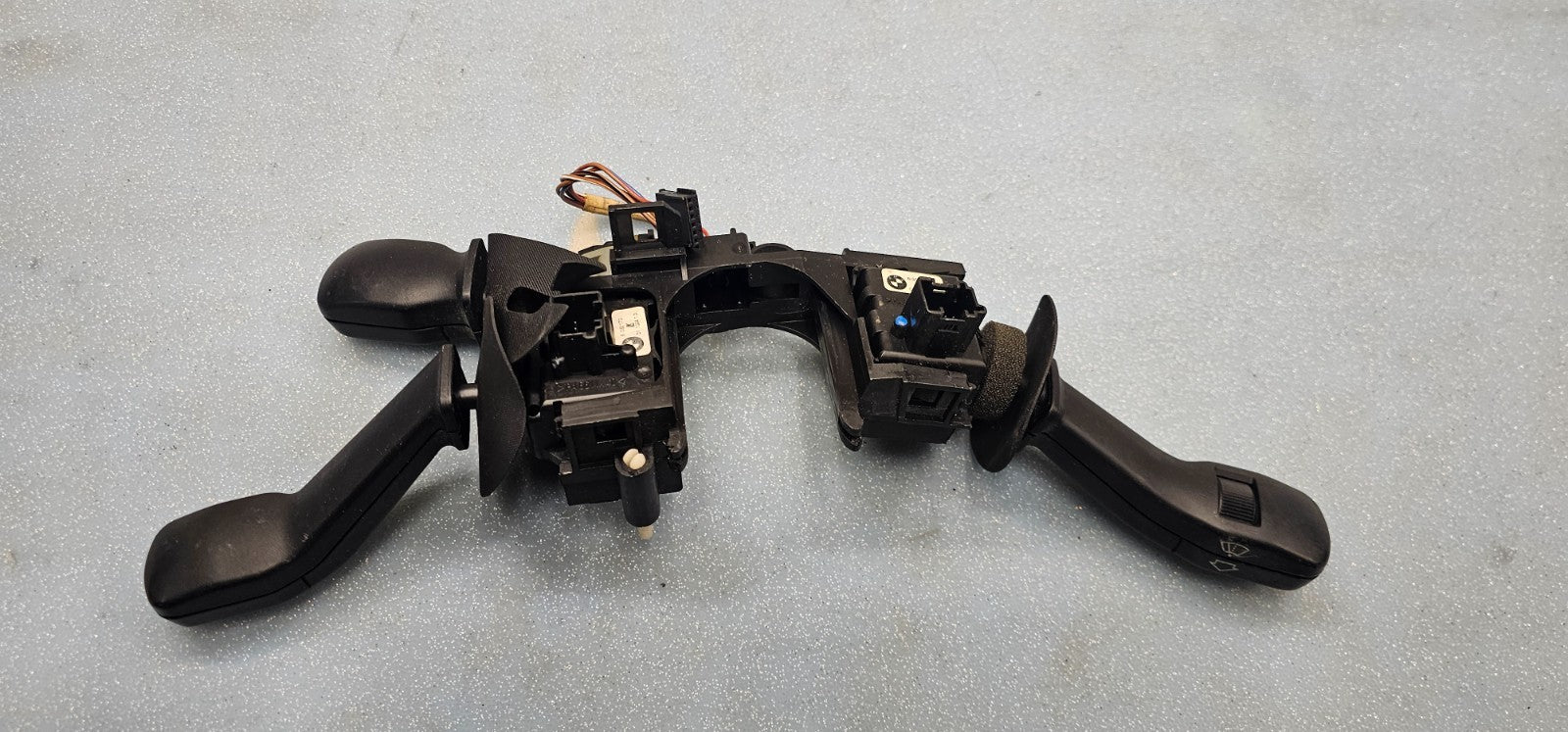 🔥1987-1999 BMW 318i 525i 740i Steering column switch bracket BLACK
