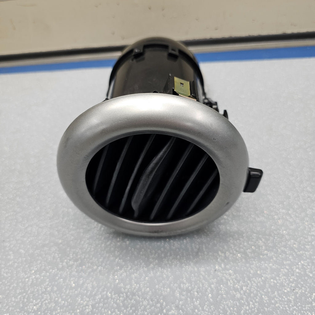 🔥03-06 HONDA ELEMENT PASSENGER SIDE FRONT DASH A/C AIR VENT OEM