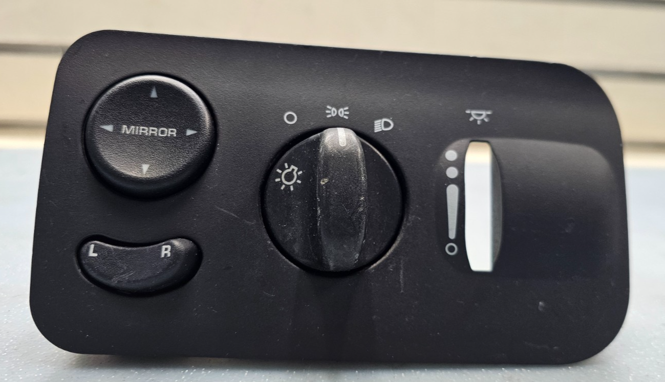 01-07 Caravan Town Country Headlight Fog Light Mirror Power Control Switch Black