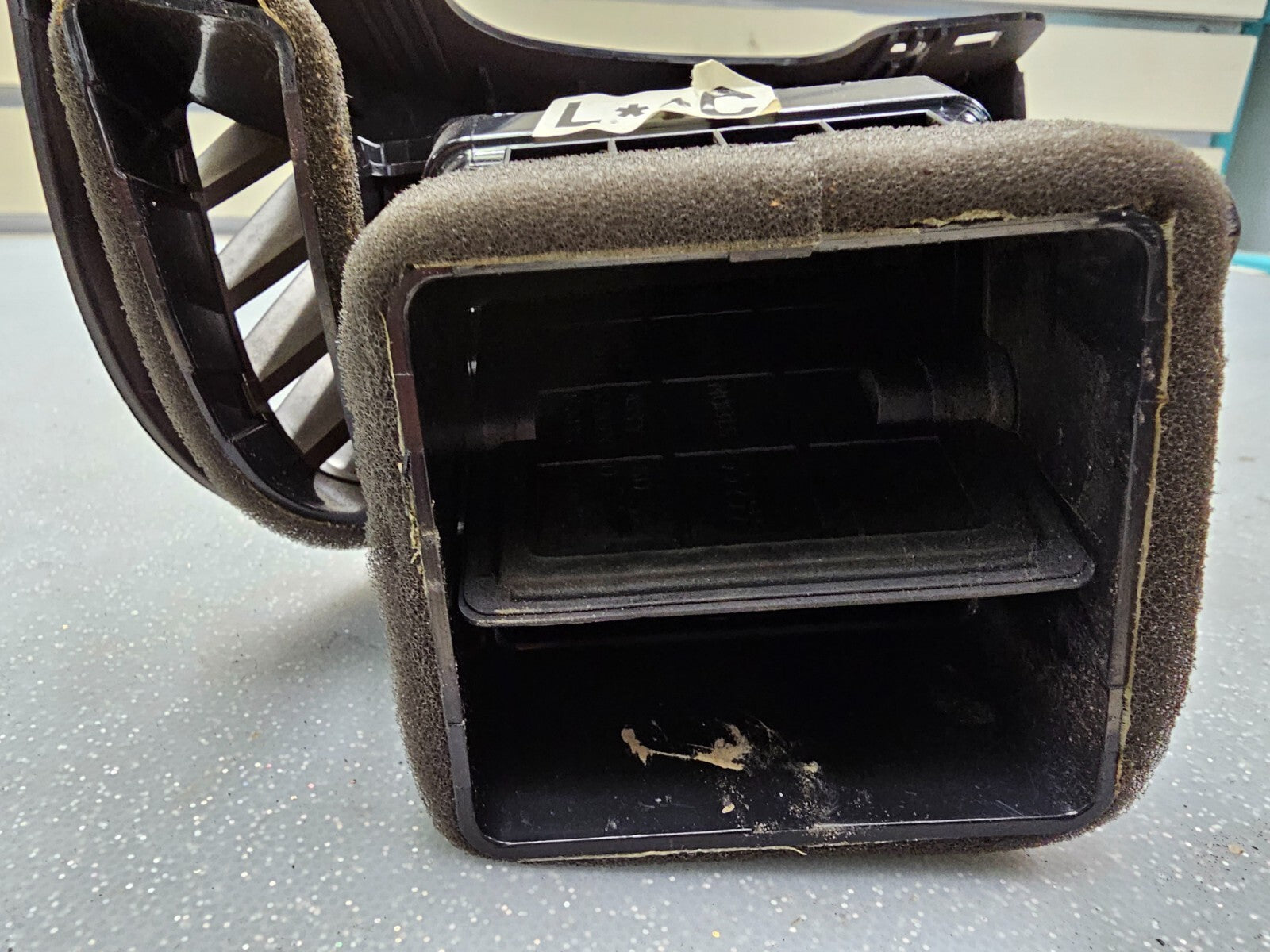 🔥06-12 Kia Sedona Front Left Driver Dash A/C Air Vent Heater Assembly TAN OEM