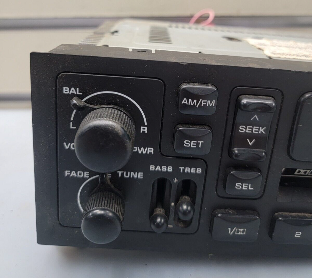 🔥84-02 Cherokee Caravan Dodge Ram Wrangler DASH AM/FM CASSETTE RADIO PLAYER