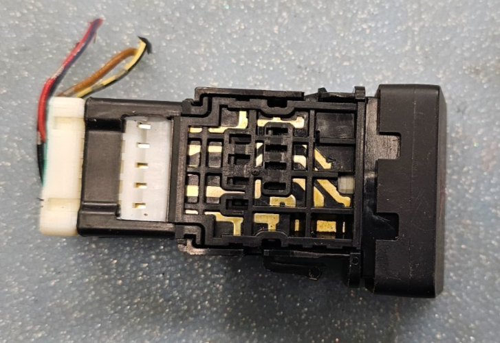 04-15 Armada Titan Hazard Emergency Warning Light Button Control Switch Assembly