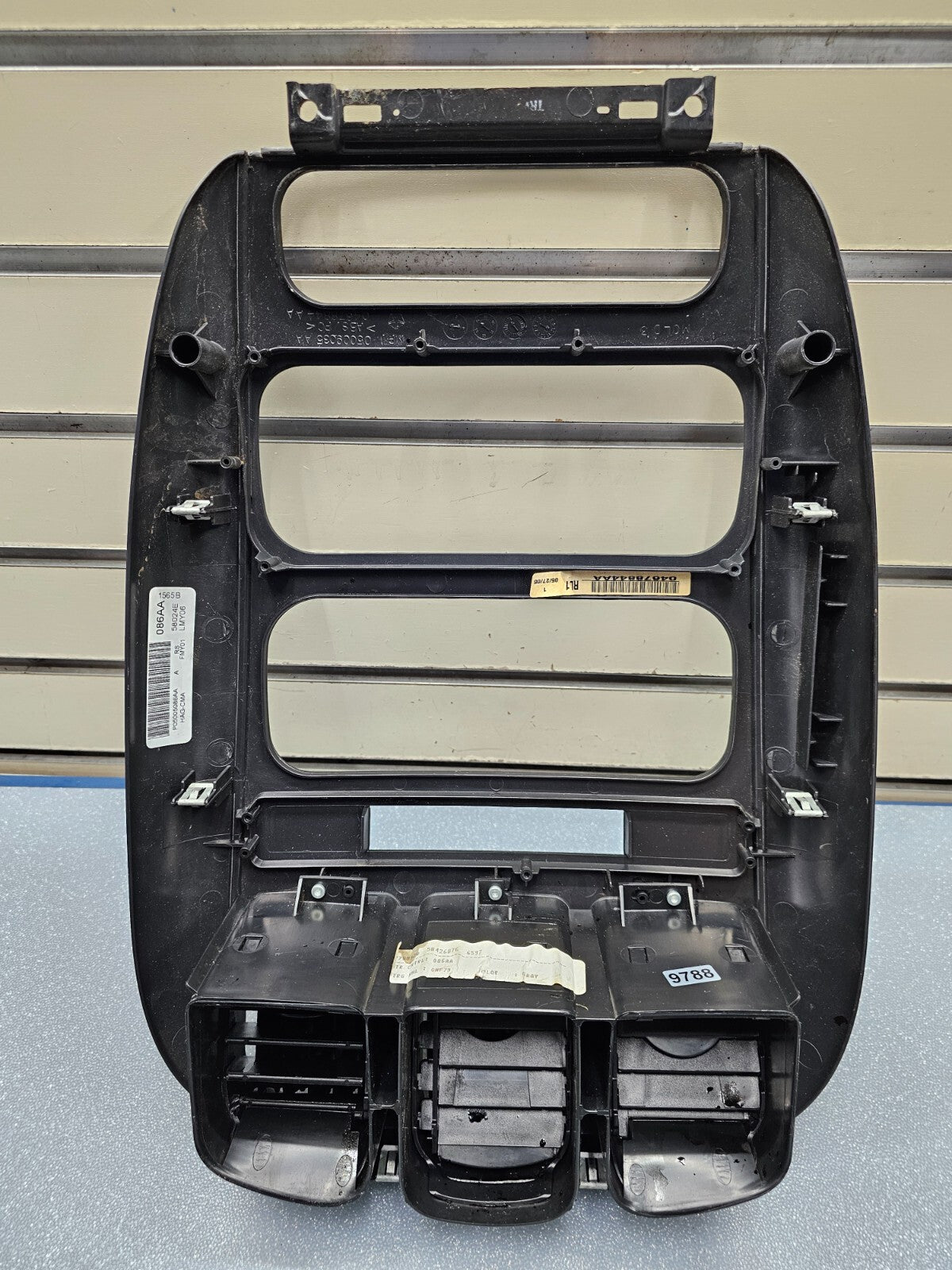 🔥01-07 Caravan Town Country Dash Radio Stereo Climate TRIM Panel Bezel Black