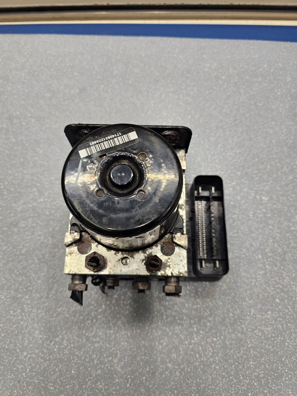 2011 Ford Fiesta ABS Anti-Lock Brake Pump Motor Actuator Control Module Assembly