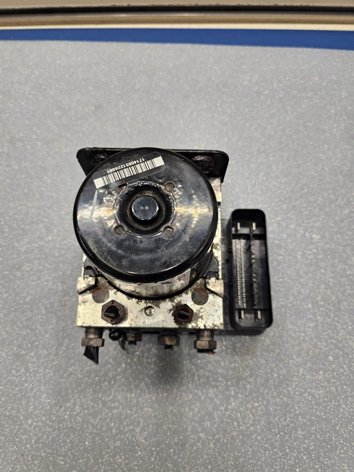 2011 Ford Fiesta ABS Anti-Lock Brake Pump Motor Actuator Control Module Assembly