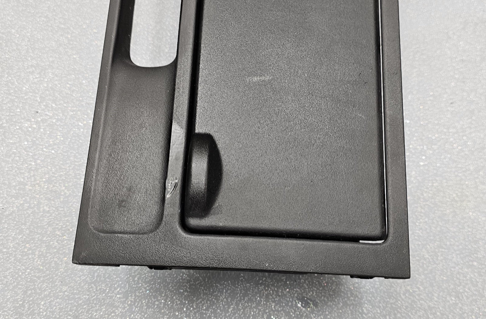 🔥04-06 MAZDA 3 CENTER CONSOLE CUP DRINK HOLDER FLOOR TRIM PANEL BEZEL BLACK