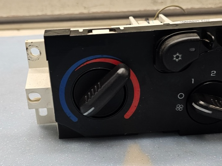 🔥04-12 Colorado Canyon Dash AC Heater Temperature Climate Control Conditioner