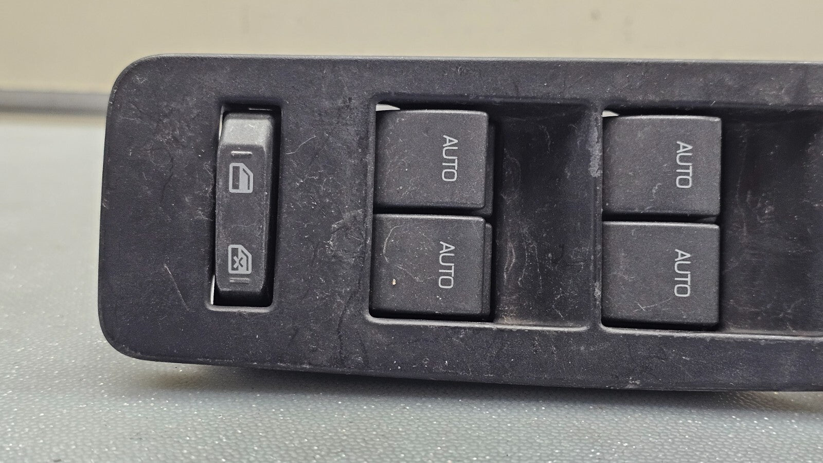 09-12 Lincoln MKS MKT Left Driver Master Power Door Window Control Switch Black