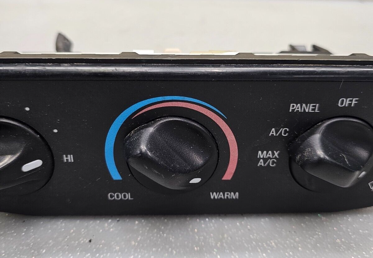 97-03 Ford F150 F250 Expedition Heater A/C Climate Control Panel Dash Unit Temp