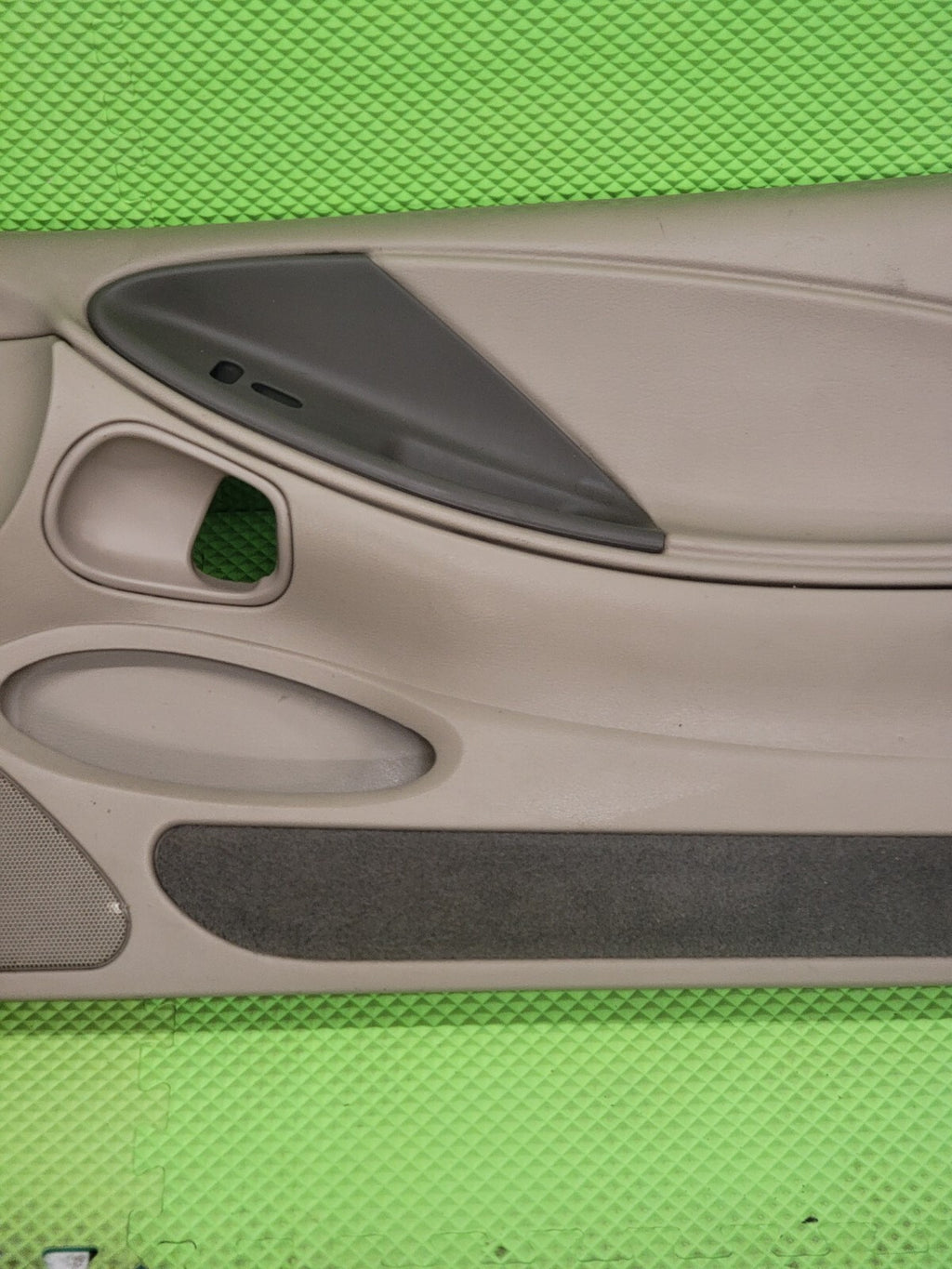 🔥94-04 Ford MUSTANG Interior DOOR Panel Front RIGHT  w/Auto gray  D19