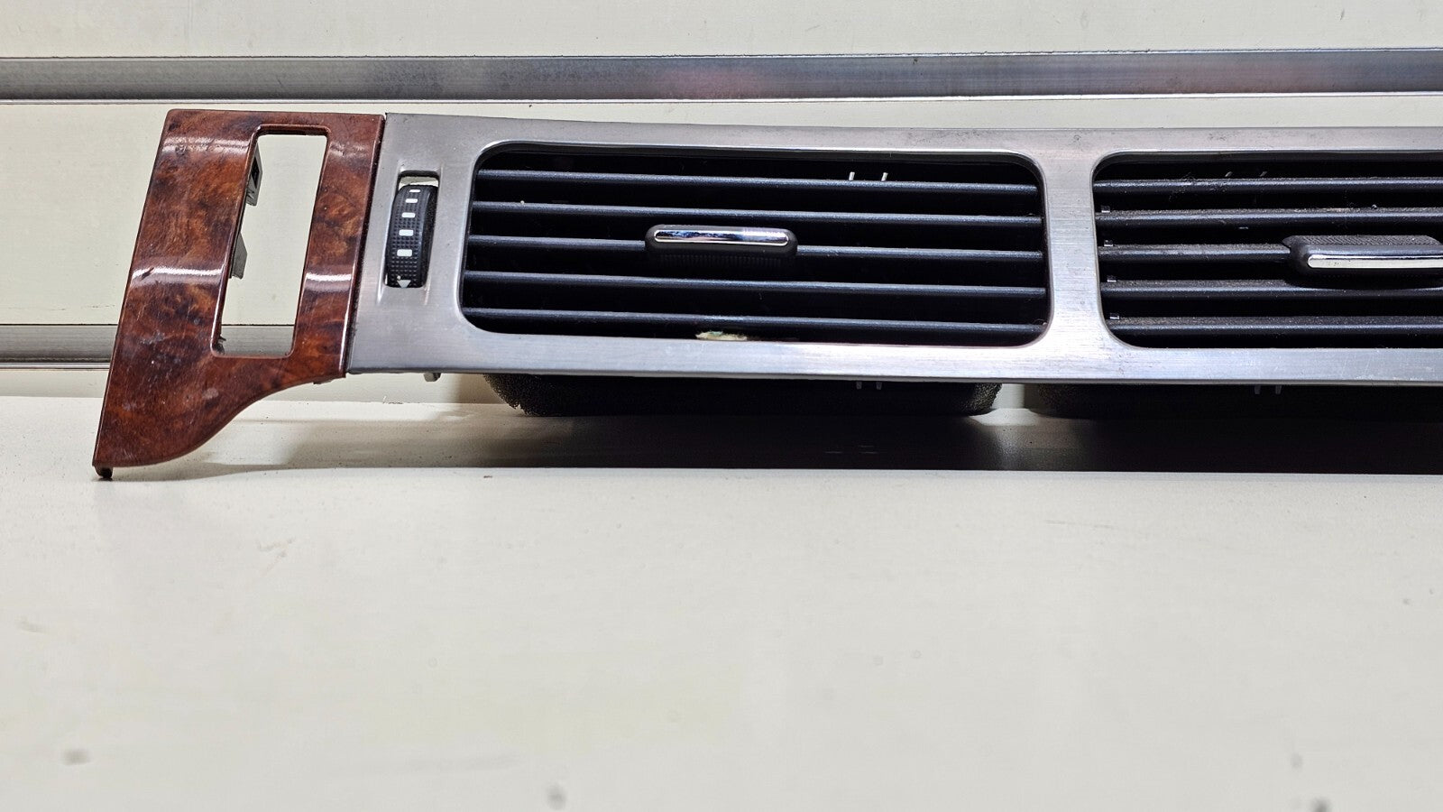 🔥07-13 Suburban TAHOE YUKON Dash Radio Bezel Trim RIGHT Panel w/ Vent WOOD B36