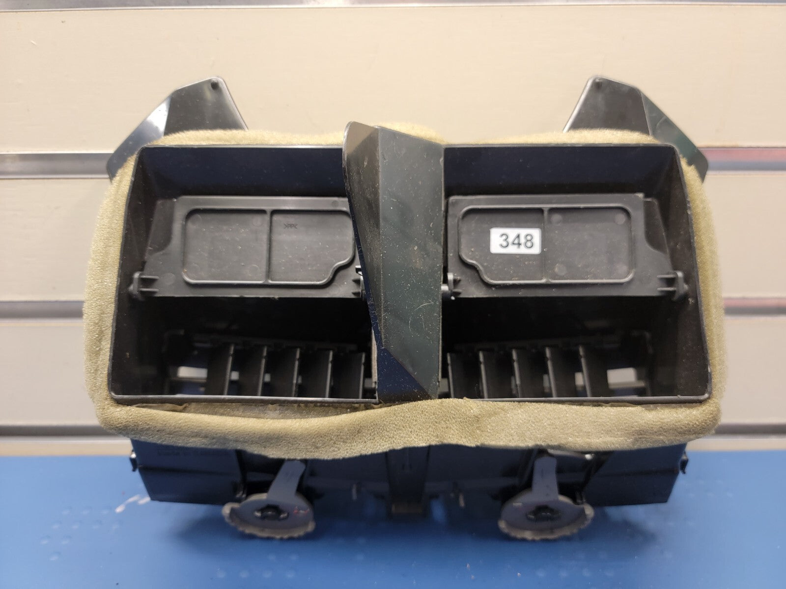 🔥2004-2008 Chevy Malibu Center Dash Vent Grey Gray OEM 22634937