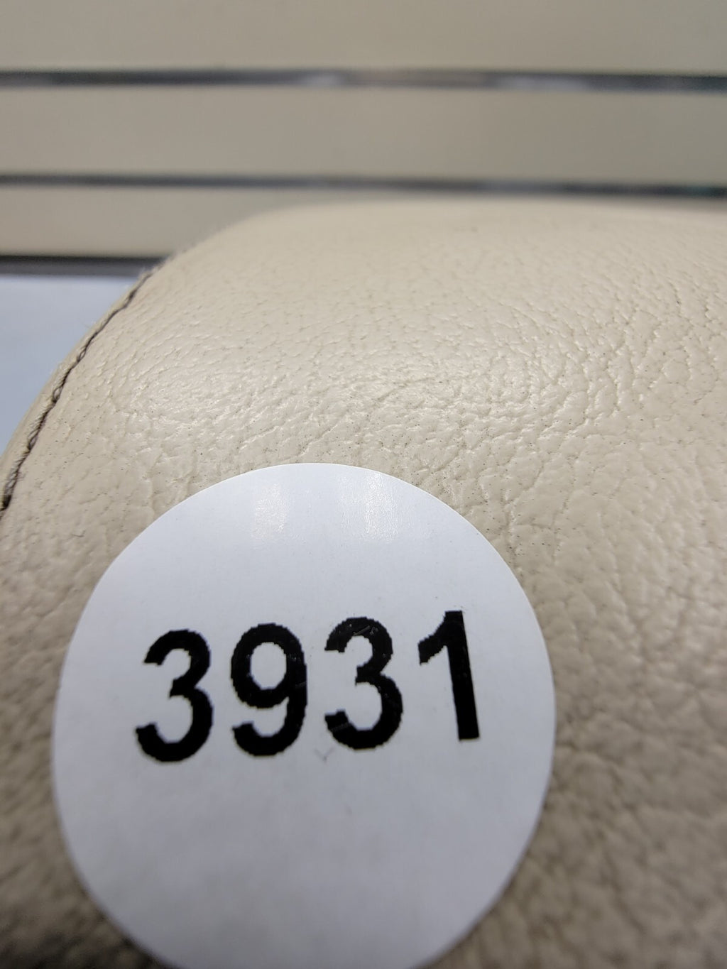 🔥2003-2005 LINCOLN AVIATOR CENTER CONSOLE LID ARMREST TAN