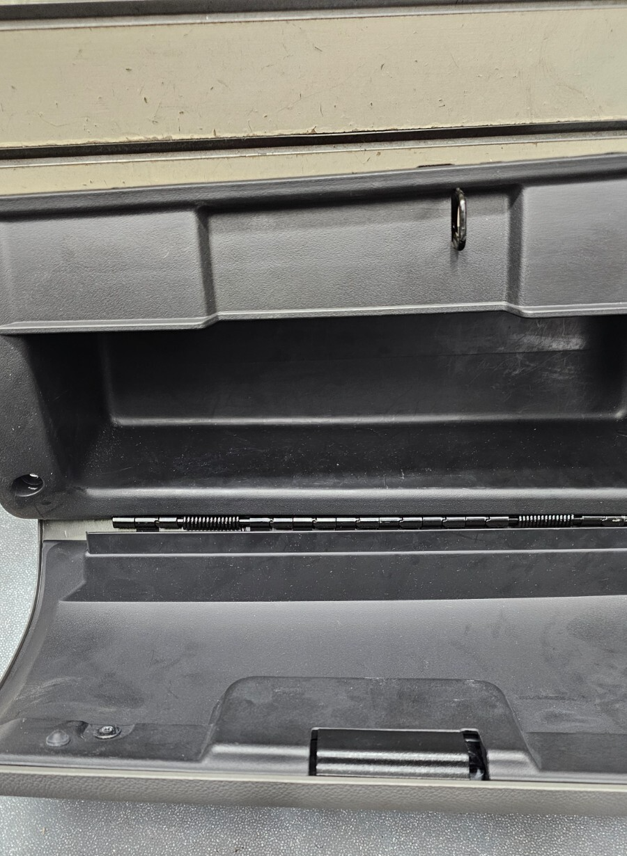 🔥07-13 Silverado SIERRA Dash UPPER GLOVE BOX Storage Compartment Door Gray