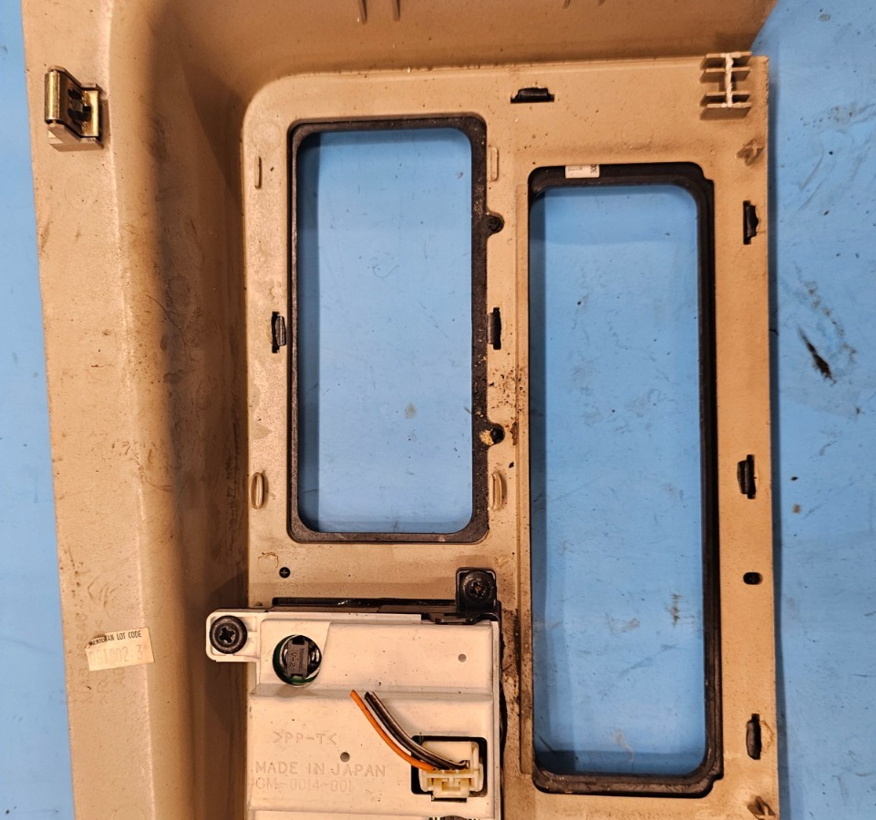 🔥03-06 Cadillac Escalade Center Console Upper Bezel Trim Clock Bezel  Wood OEM