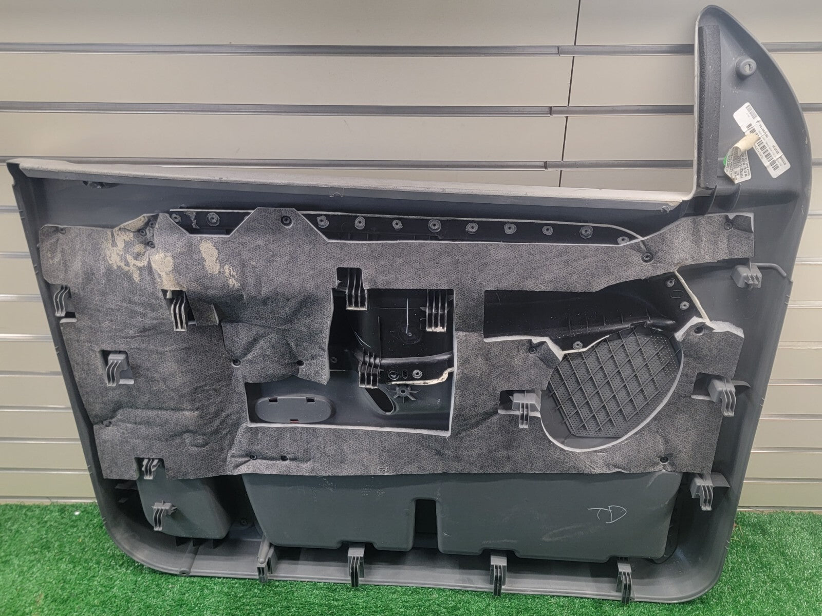 🔥2006-2008 Dodge RAM interior Door Panel Front right passenger side GRAY D12