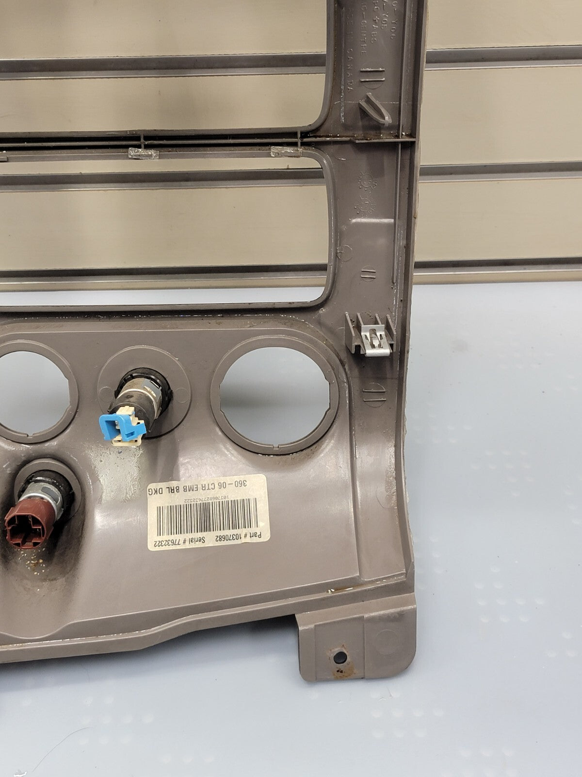 🔥03 - 08 GMC ENVOY XL WOODGRAIN FRONT UPPER RADIO DASH VENT BEZEL TRIM B45