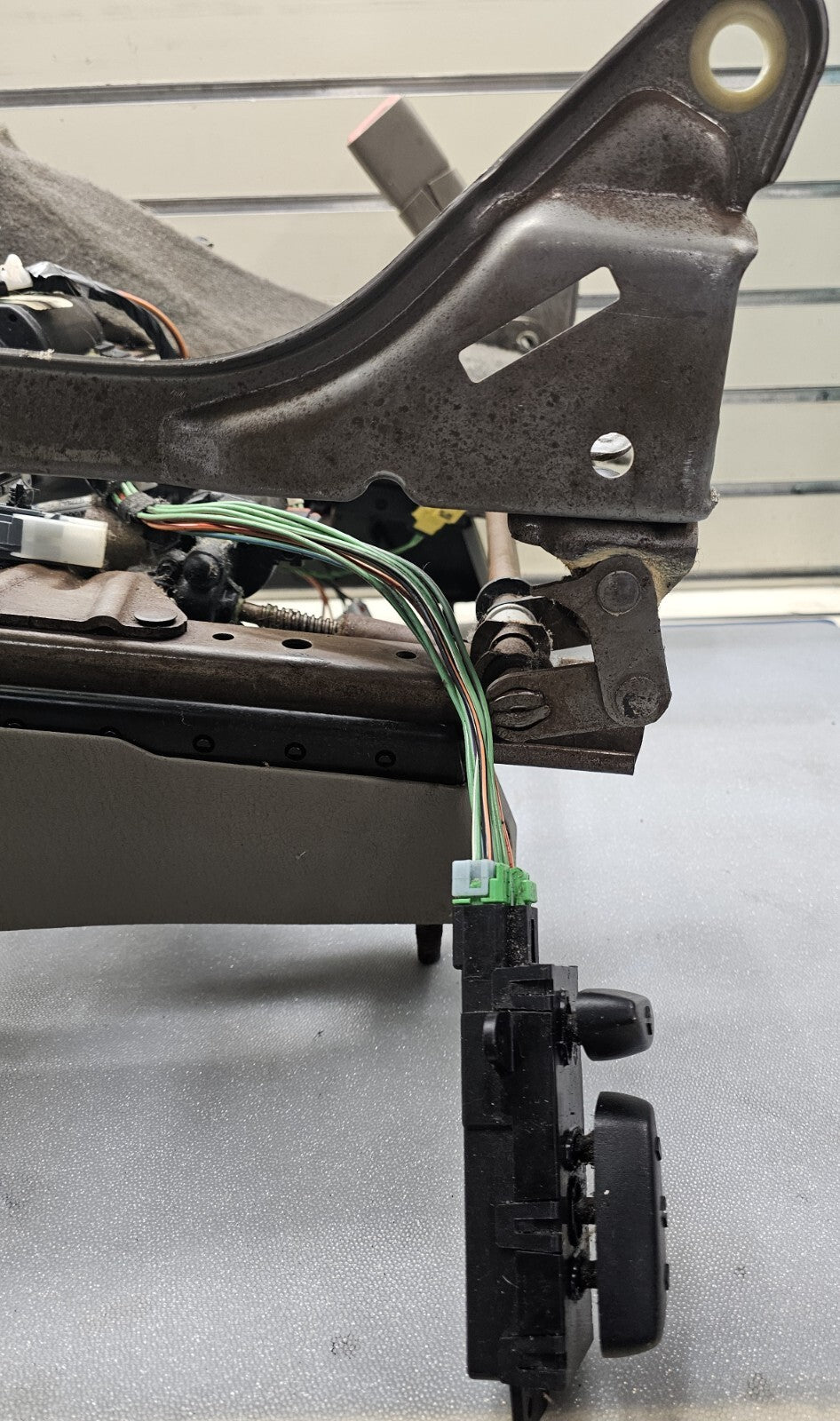 🔥01-07 Dodge grand caravan Town Country Left driver seat adjustment powered