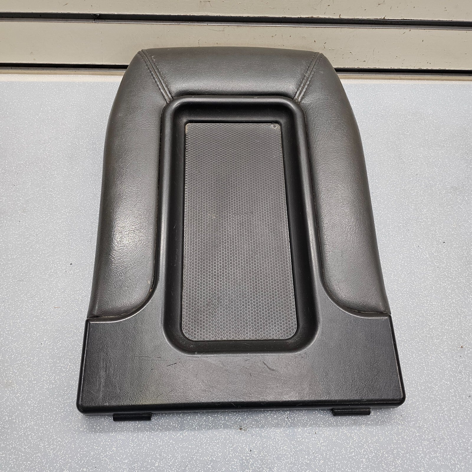 99-06 SILVERADO SIERRA Center Console JUMPSEAT Armrest Leather DK Gray/Black JS4