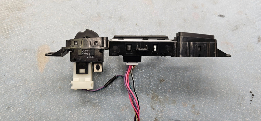 🔥06-24 Express Savana HAZARD INFO SWITCH DISPLAY PANEL PUSH BUTTON ASSEMBLY
