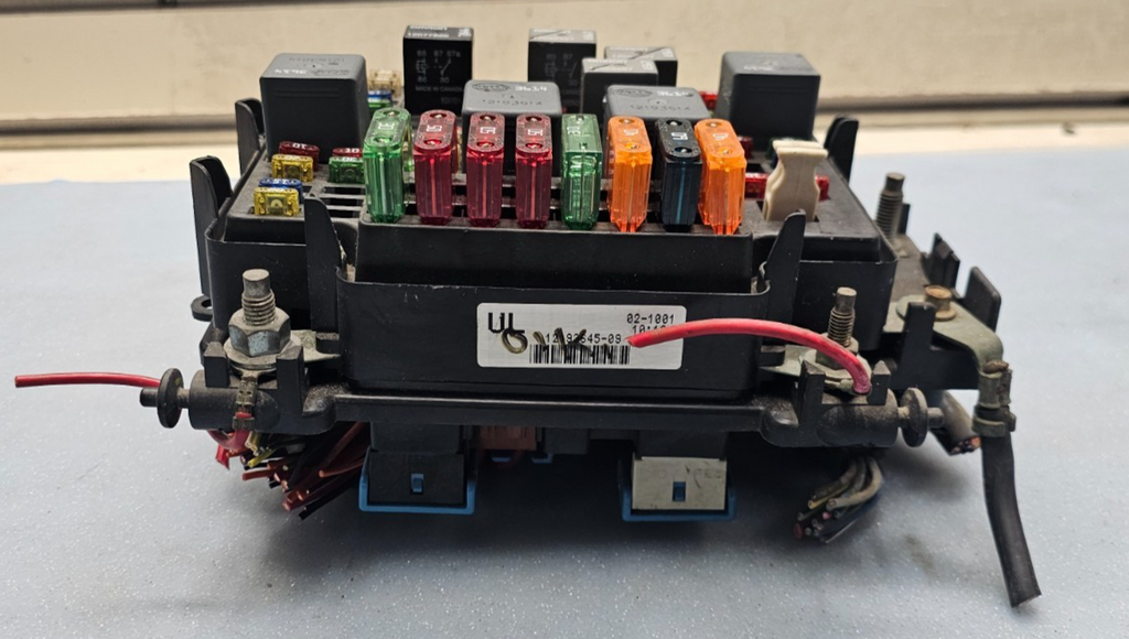 🔥99-02 Silverado Sierra Fuse Box Relay Junction Engine Integrated Power Module