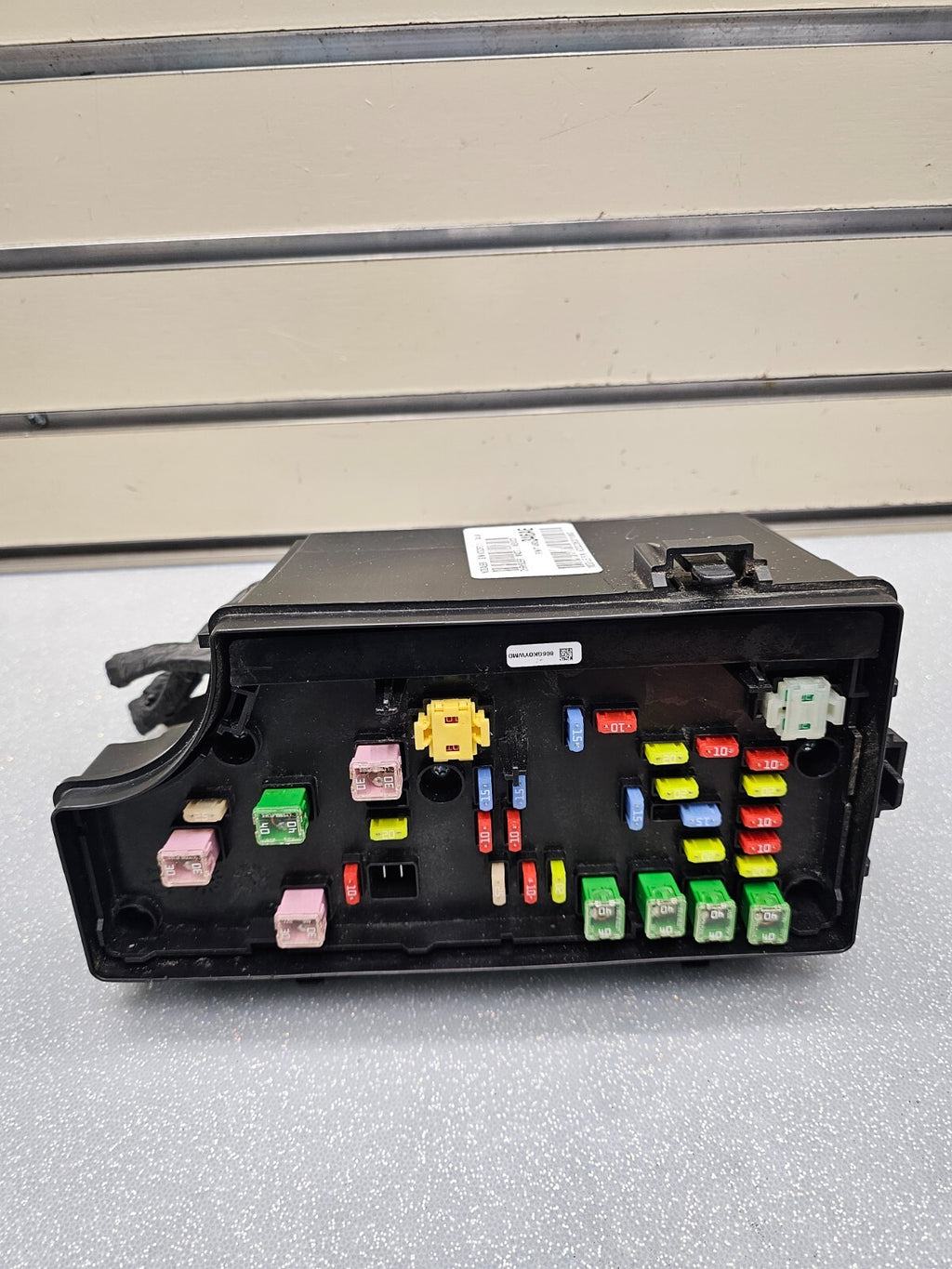 11-14 Chrysler 200 Dodge Avenger Totally Integrated Power Module Fuse Box Relay