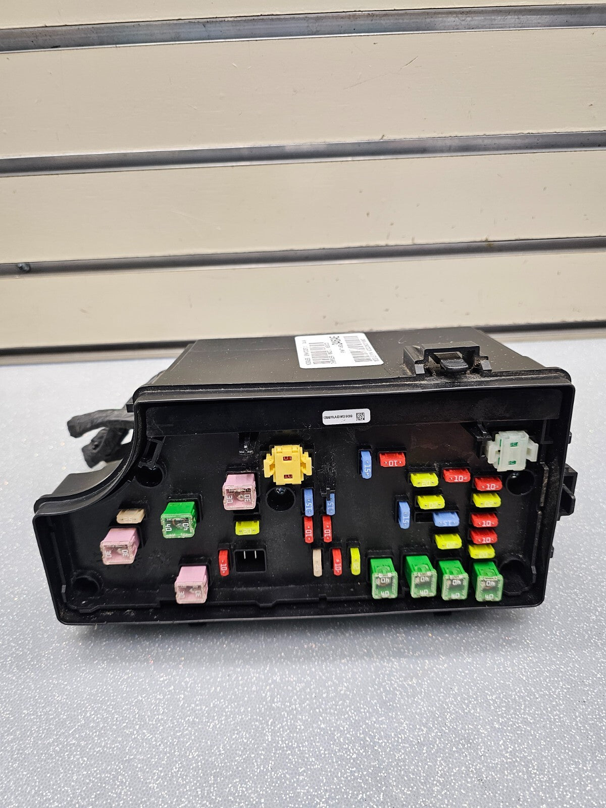 11-14 Chrysler 200 Dodge Avenger Totally Integrated Power Module Fuse Box Relay