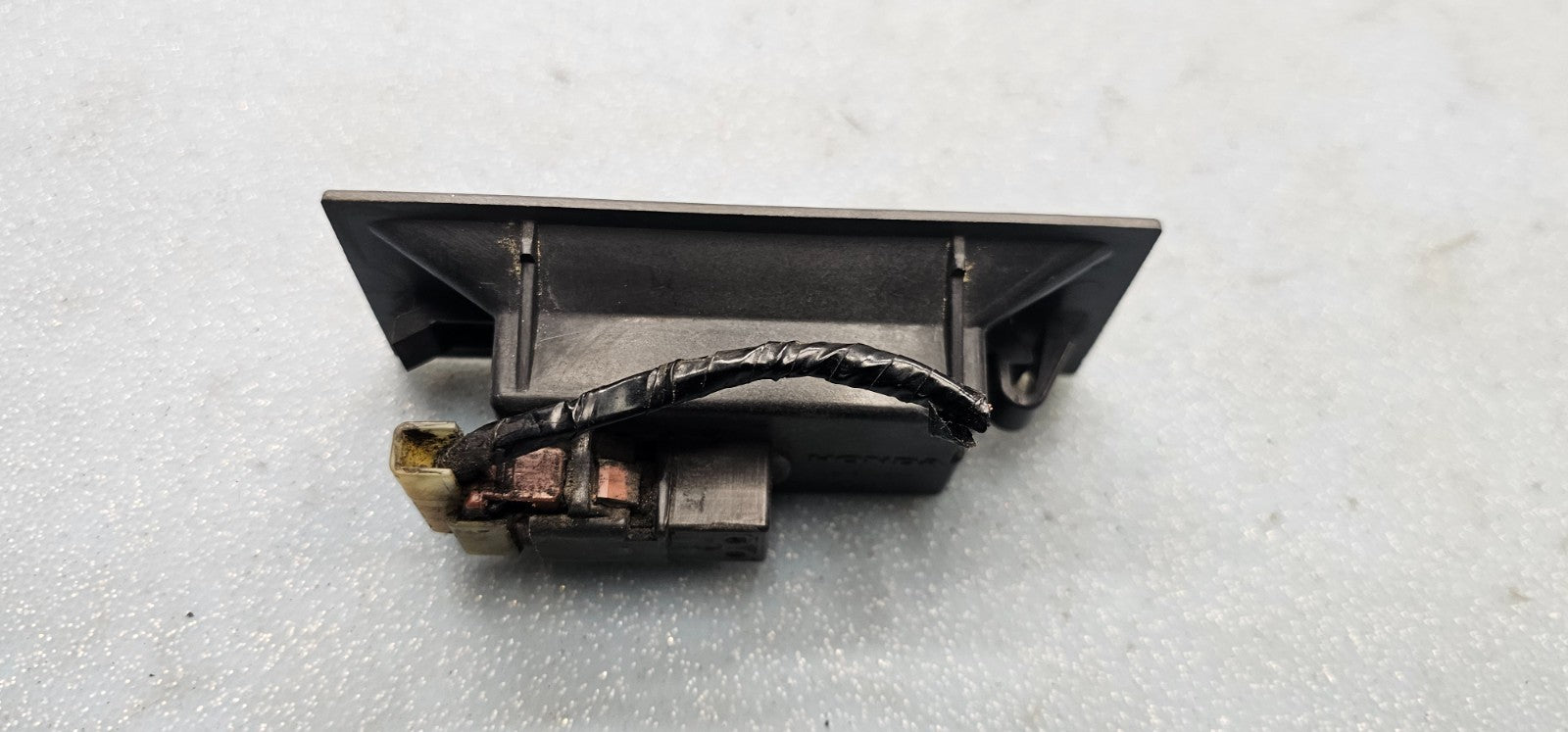 🔥2005-2007 Honda Odyssey license plate light Assembly OEM C102 BLACK