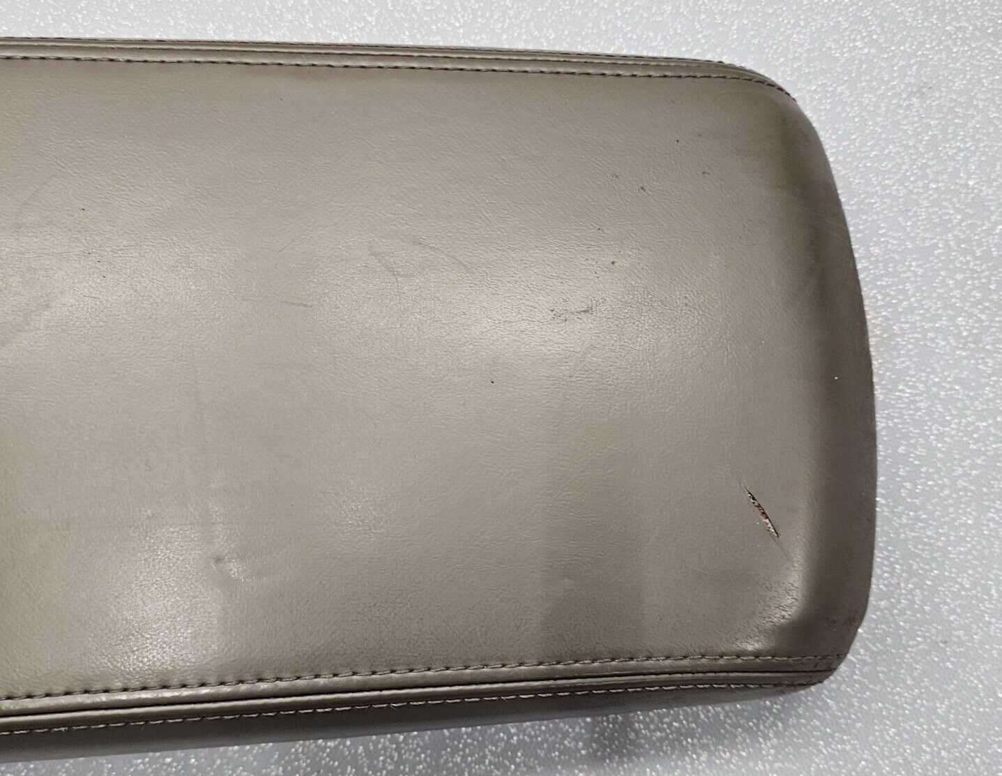 🔥08-10 Dodge Charger Center Console Arm Rest Lid Leather Assembly Cover Tan OEM