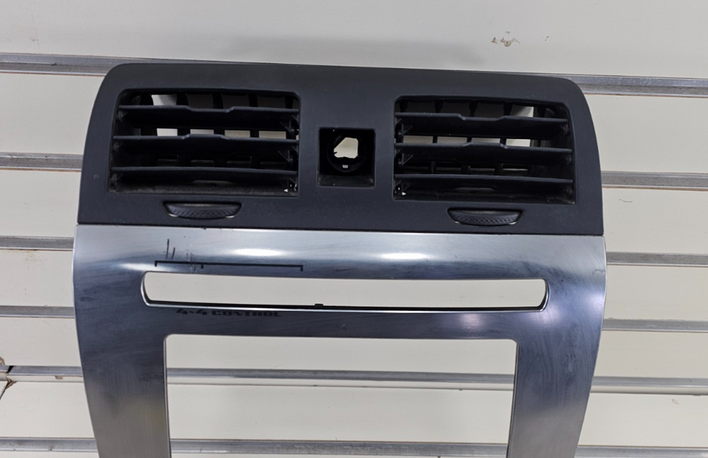 🔥06-10 HUMMER H3 DASH AM FM RADIO DISPLAY STEREO CLIMATE CONTROL BEZEL SILVER