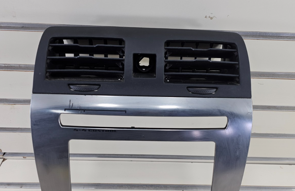 🔥06-10 HUMMER H3 DASH AM FM RADIO DISPLAY STEREO CLIMATE CONTROL BEZEL SILVER