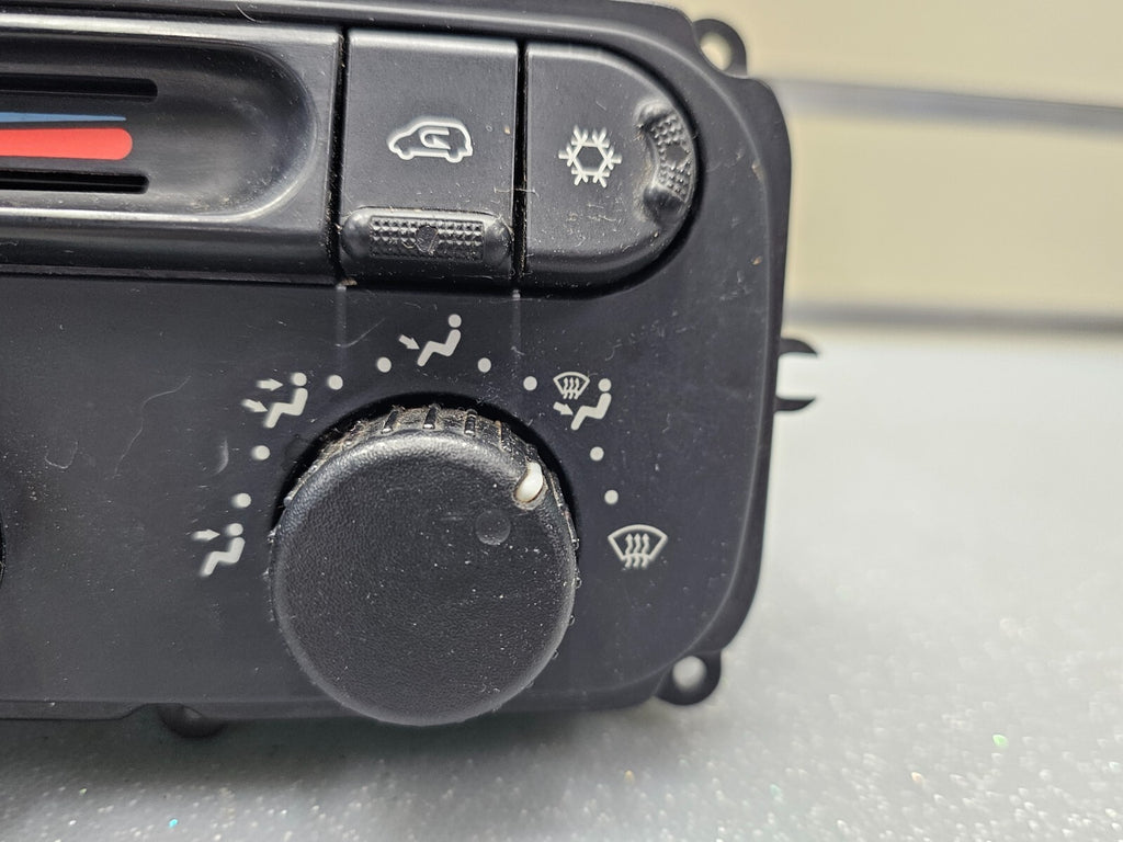 04-07 Dodge Caravan Town Country Dash AC Climate Temperature Heater Control OEM