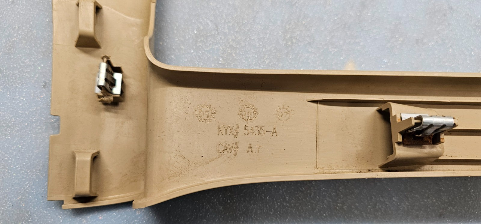 🔥07-14 Silverado Sierra Tahoe Front Left Driver Seat Rear Kick Trim Panel Tan