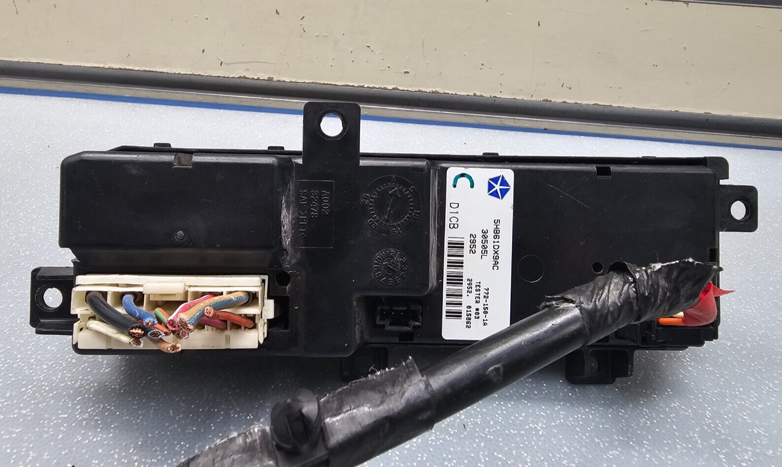 99-04 Jeep Grand Cherokee Driver Left Master Door Window Mirror Switch Assembly