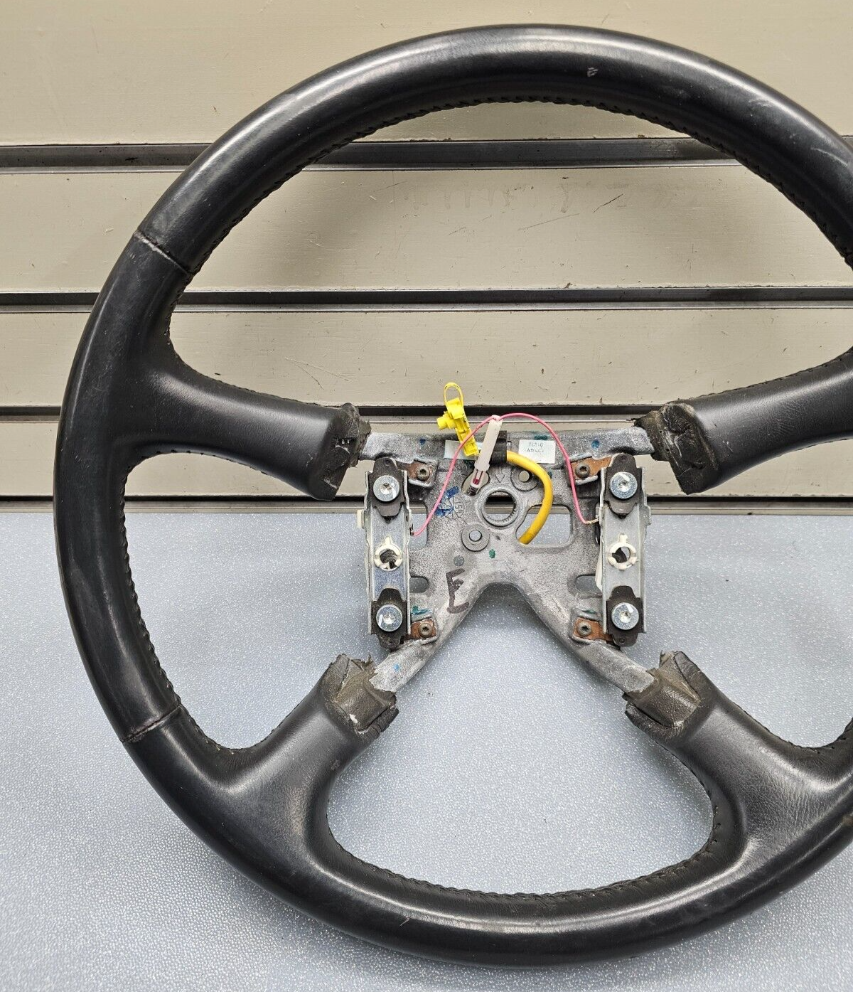 99-02 Chevy Silverado Tahoe Suburban Blazer SONOMA Steering Wheel Leather black